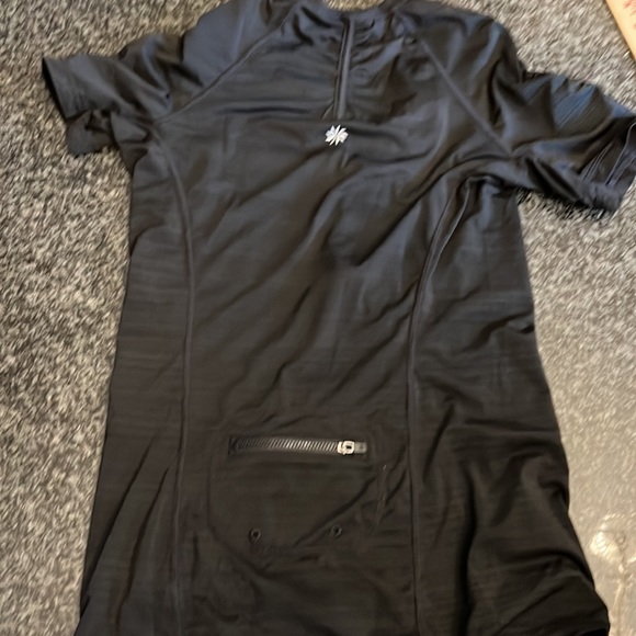 ATHLETA Pacifica XS Half Zip short Sleeve Top ZIPPER POUCH - Picture 7 of 8
